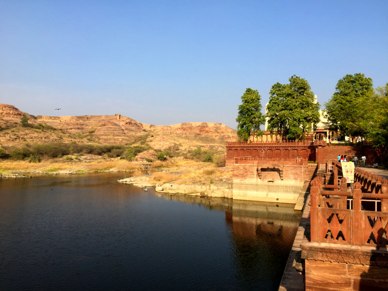 Backpacking Rajasthan #5 - Nostalgic in Jodhpur 4 Jaswant-Thada-lake